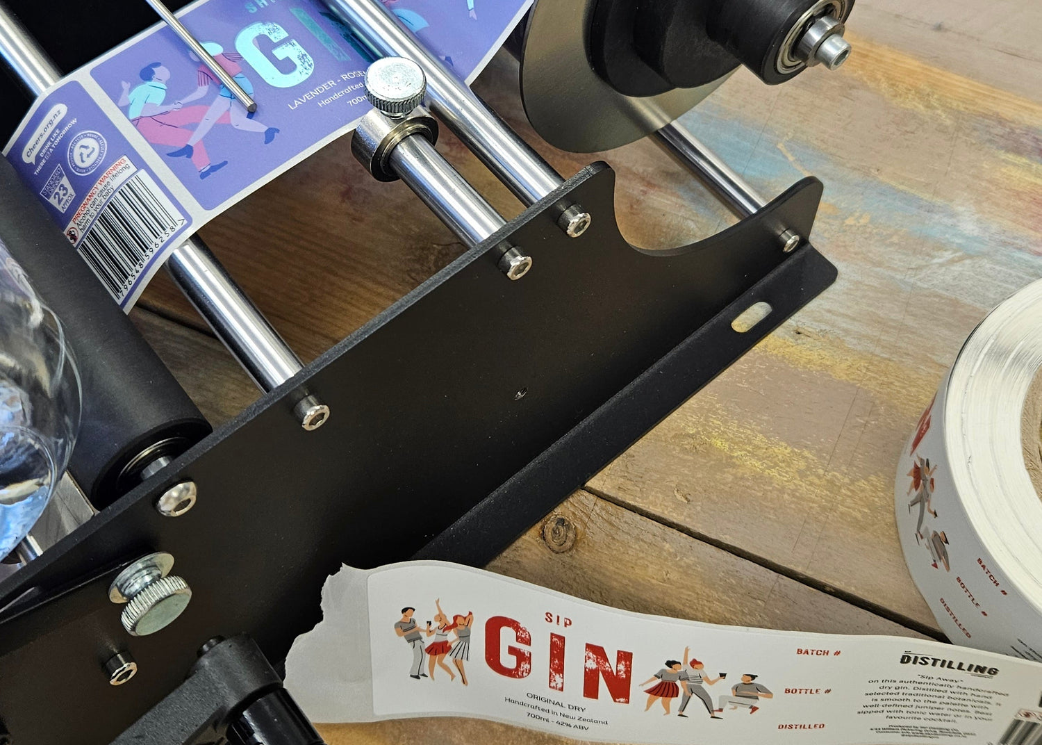 Bottle labelling machine