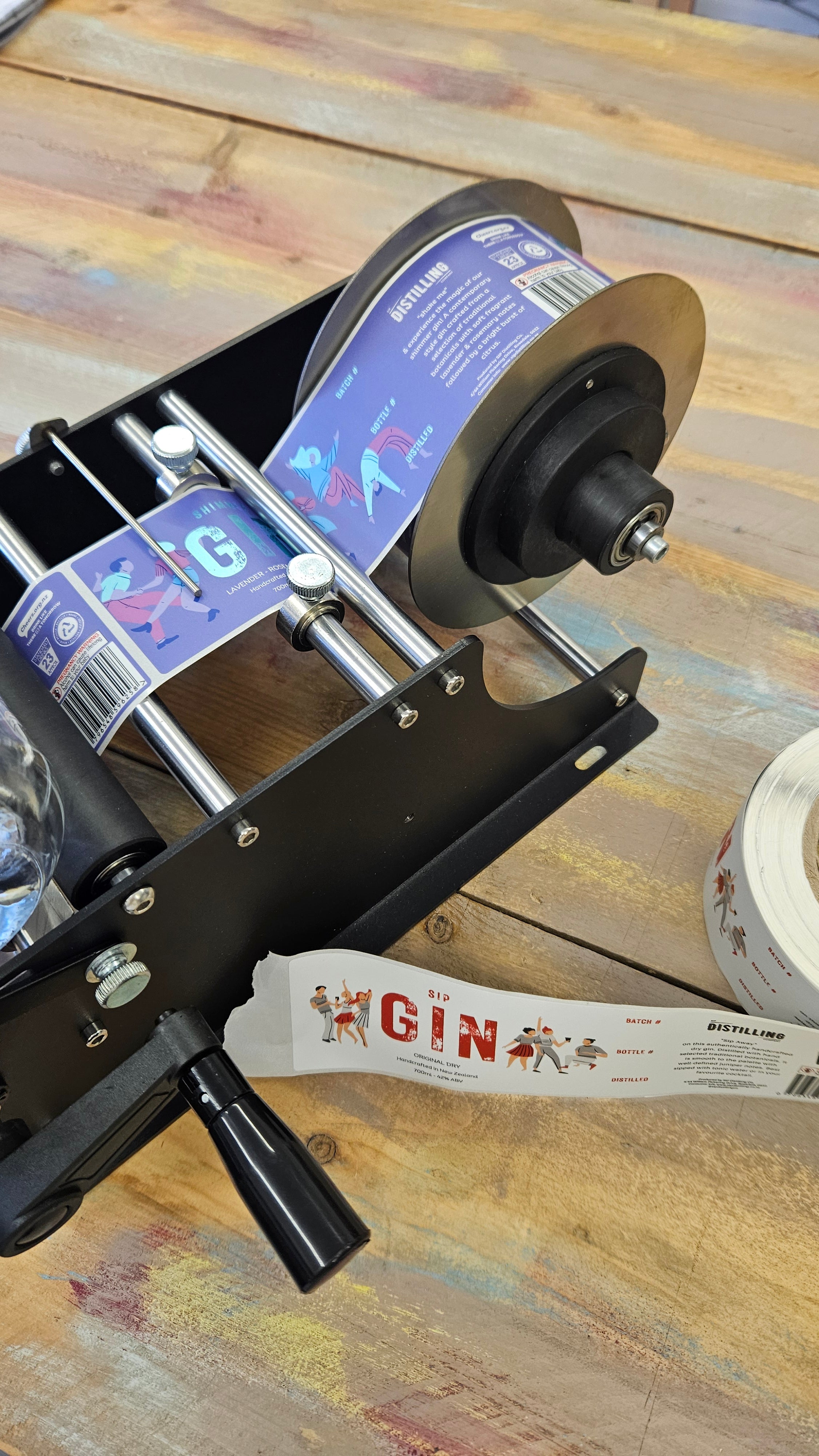 Bottle labelling machine